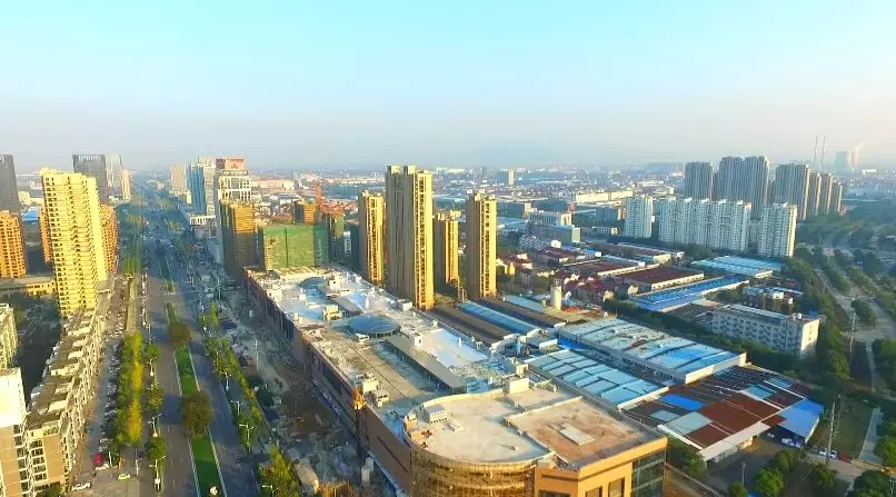 前11月，，，，，，，全县高端装备制造业完成产值103亿，，，，，，，实现较快生长