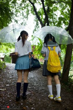 《花季雨季》