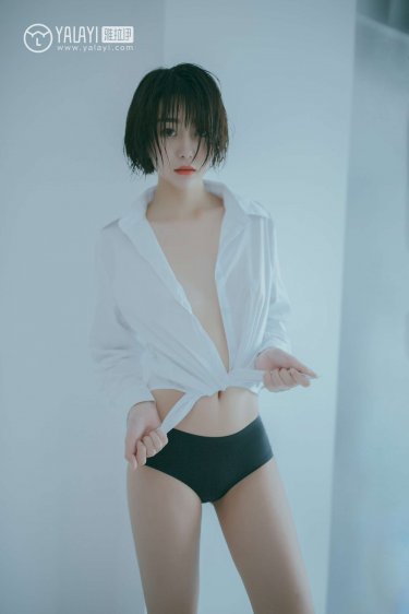 网吧门女主角